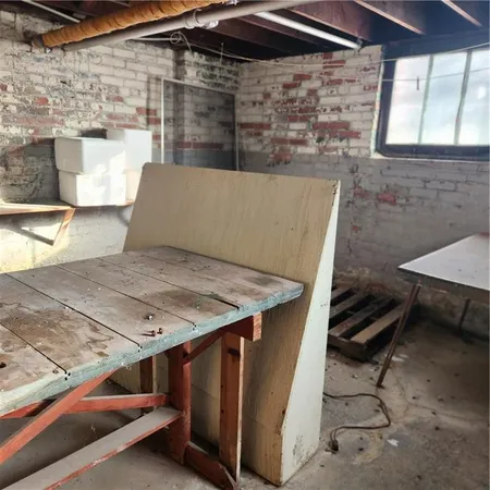 $174,000 | 846 North Sycamore Road, Iola, KS 66749