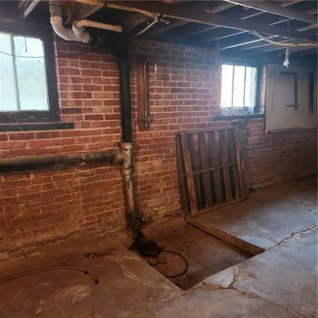 $174,000 | 846 North Sycamore Road, Iola, KS 66749