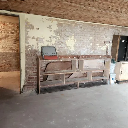 $174,000 | 846 North Sycamore Road, Iola, KS 66749