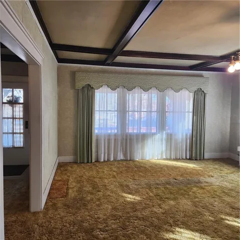 $185,000 | 846 North Sycamore Road, Iola, KS 66749