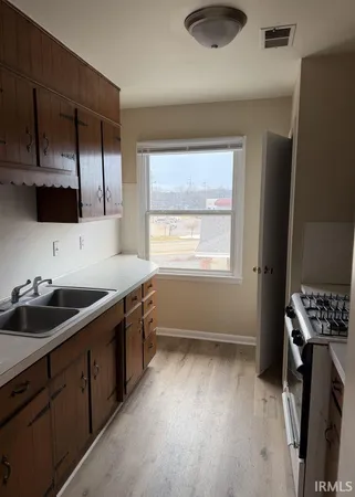 $800 | 223 East Winslow Road, Unit 1, Bloomington, IN 47401