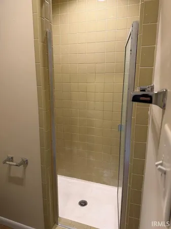 $800 | 223 East Winslow Road, Unit 1, Bloomington, IN 47401