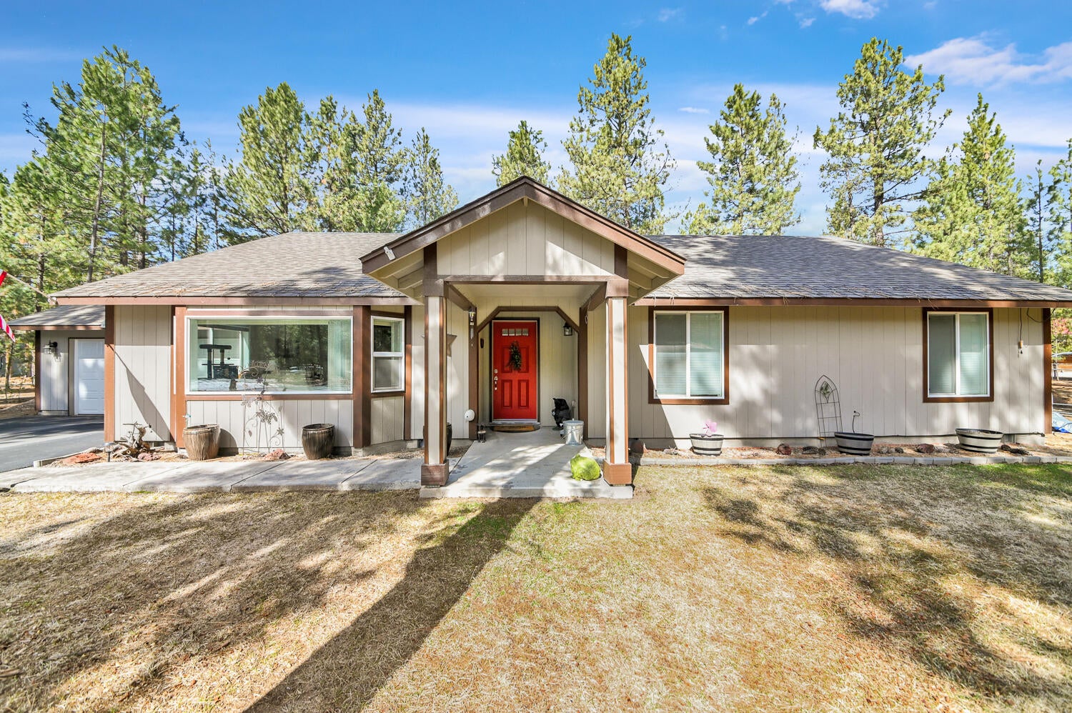 14840 Laurel Road La Pine, OR 97739 - Photo 27 of 32 Front of House (3)