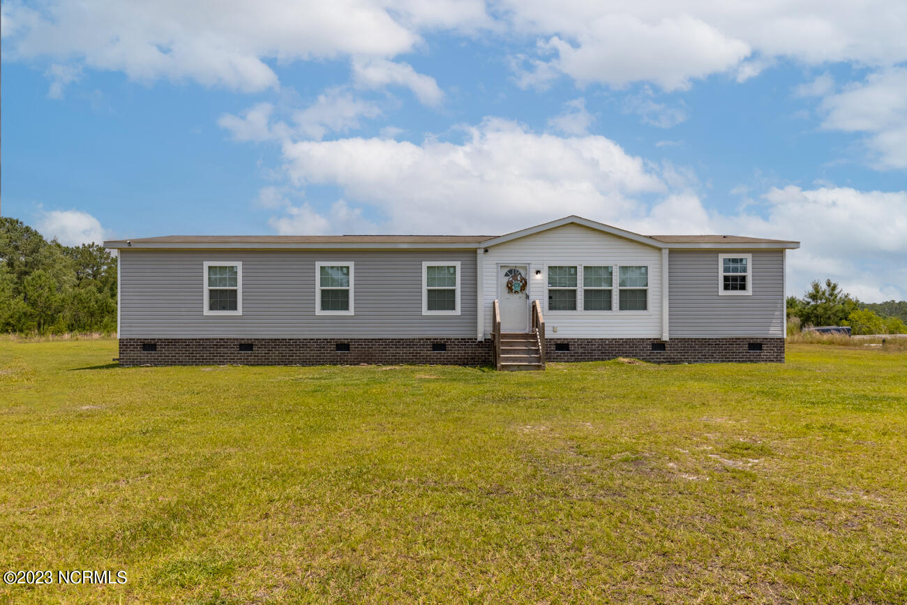142 Davis Road Richlands, NC 28574 - Photo 1 of 34 Welcome Home!