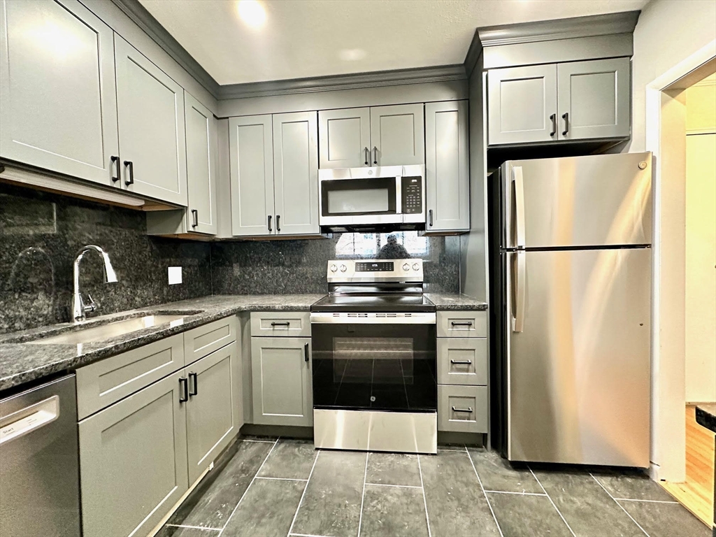 26 Willis Street, Unit 26 Framingham, MA 01702 - Photo 1 of 14