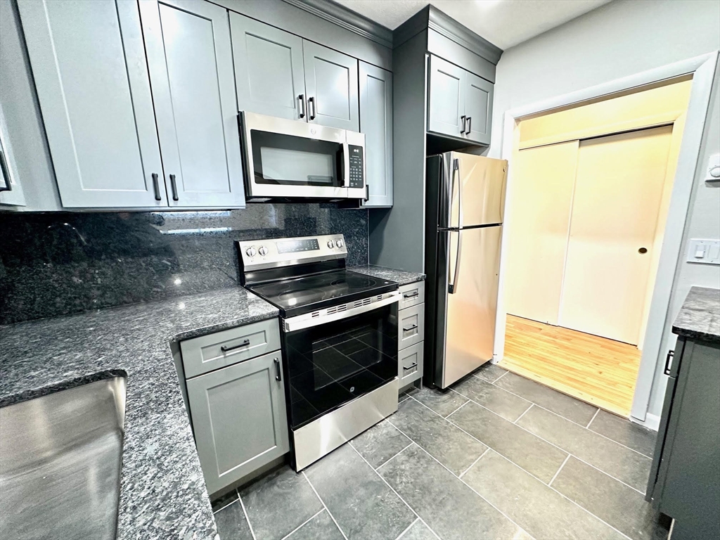 26 Willis Street, Unit 26 Framingham, MA 01702 - Photo 3 of 14