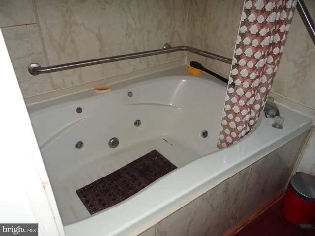 a bathroom with a toilet