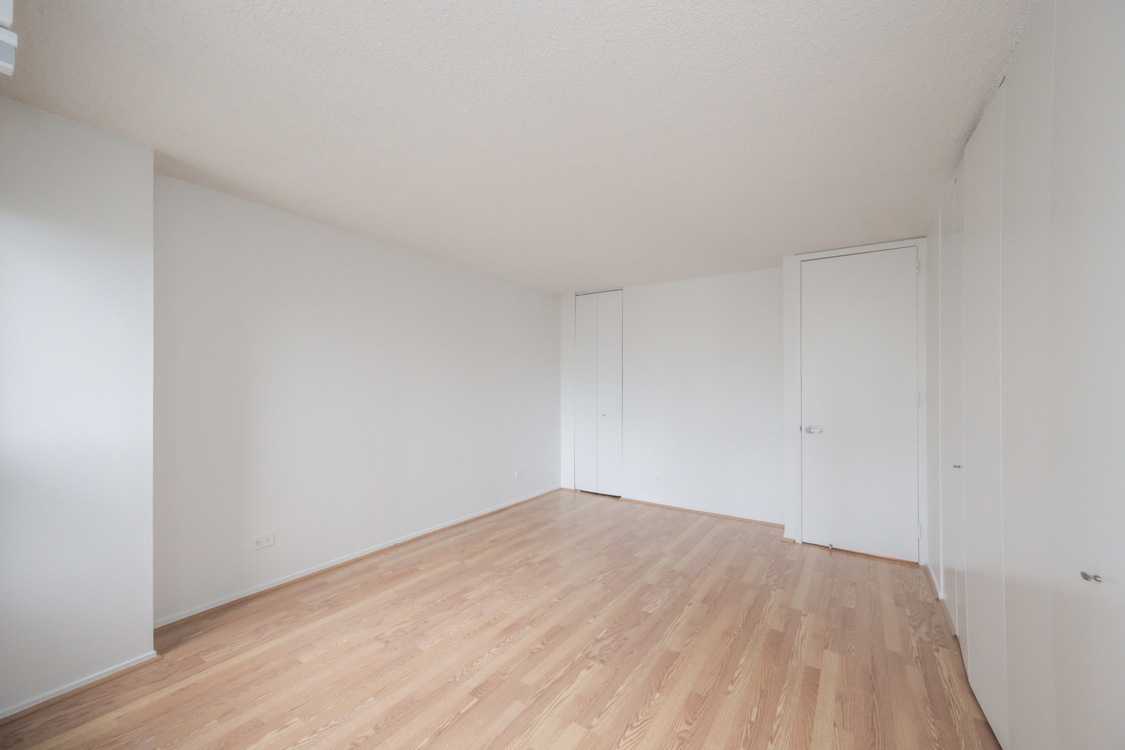 30 East Huron Street, Unit 2204 Chicago, IL 60611 - Photo 14 of 34