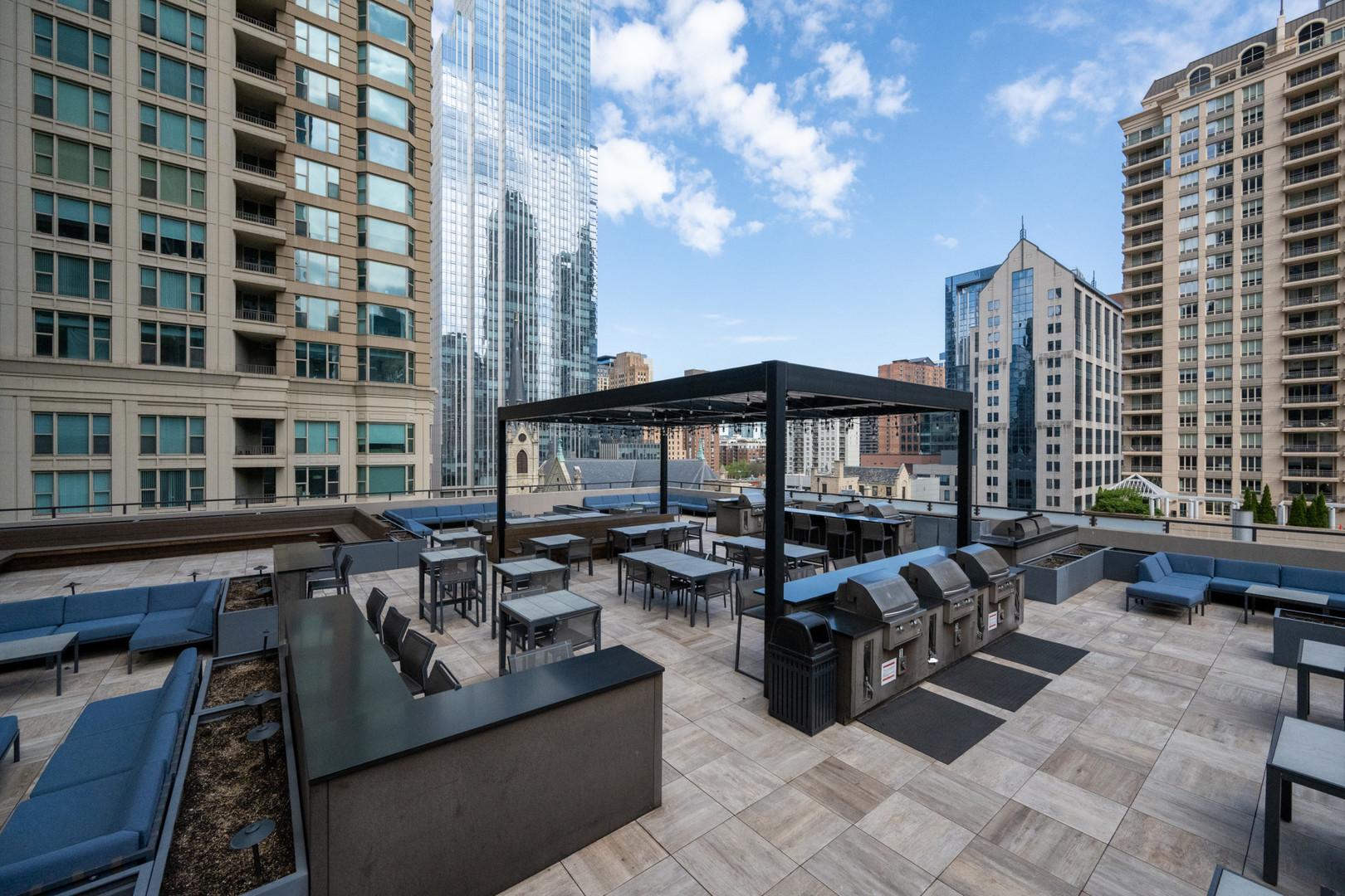 30 East Huron Street, Unit 2204 Chicago, IL 60611 - Photo 29 of 34