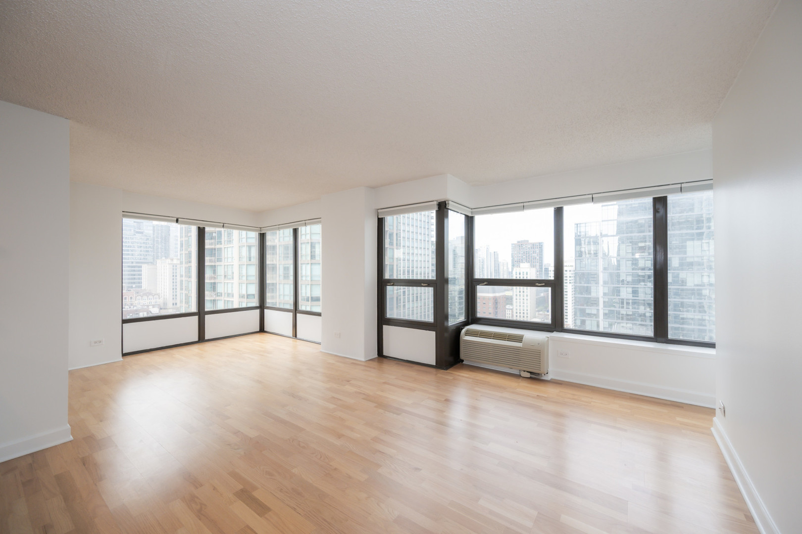 30 East Huron Street, Unit 2204 Chicago, IL 60611 - Photo 3 of 34
