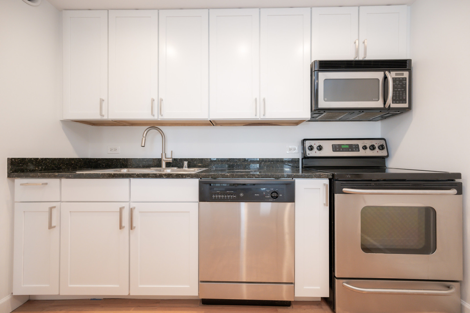 30 East Huron Street, Unit 2204 Chicago, IL 60611 - Photo 7 of 34