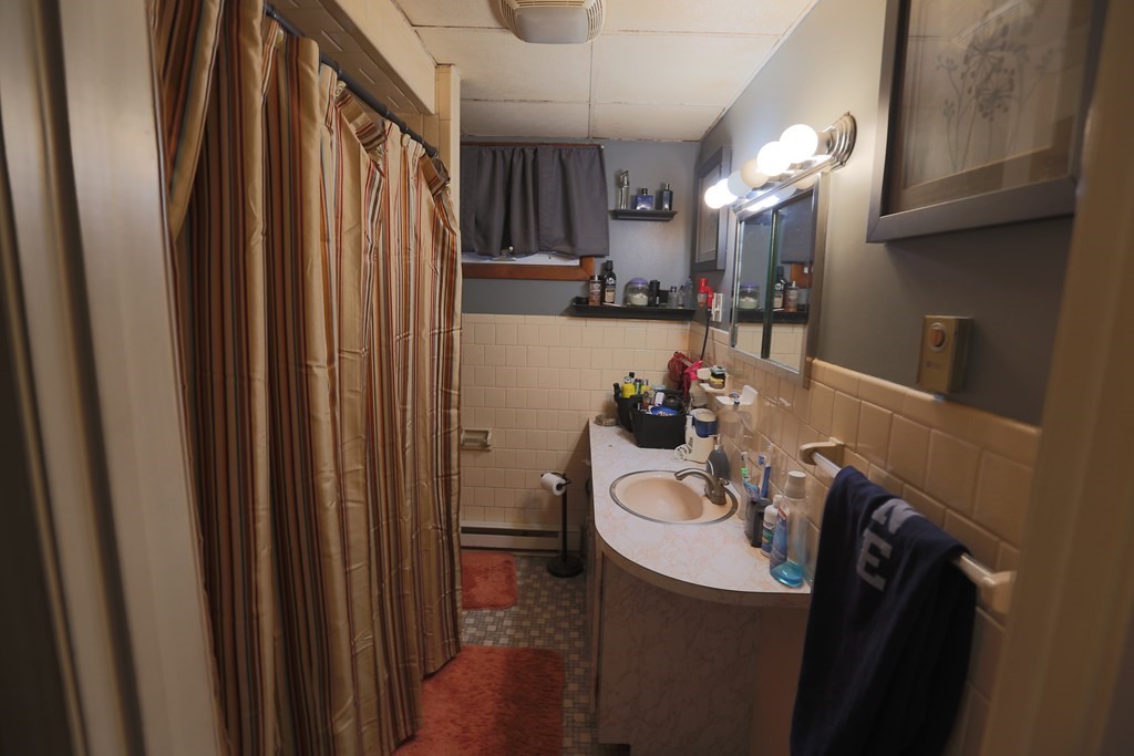 136 Oxford Street Fall River, MA 02721 - Photo 13 of 36 Gallery Image 13