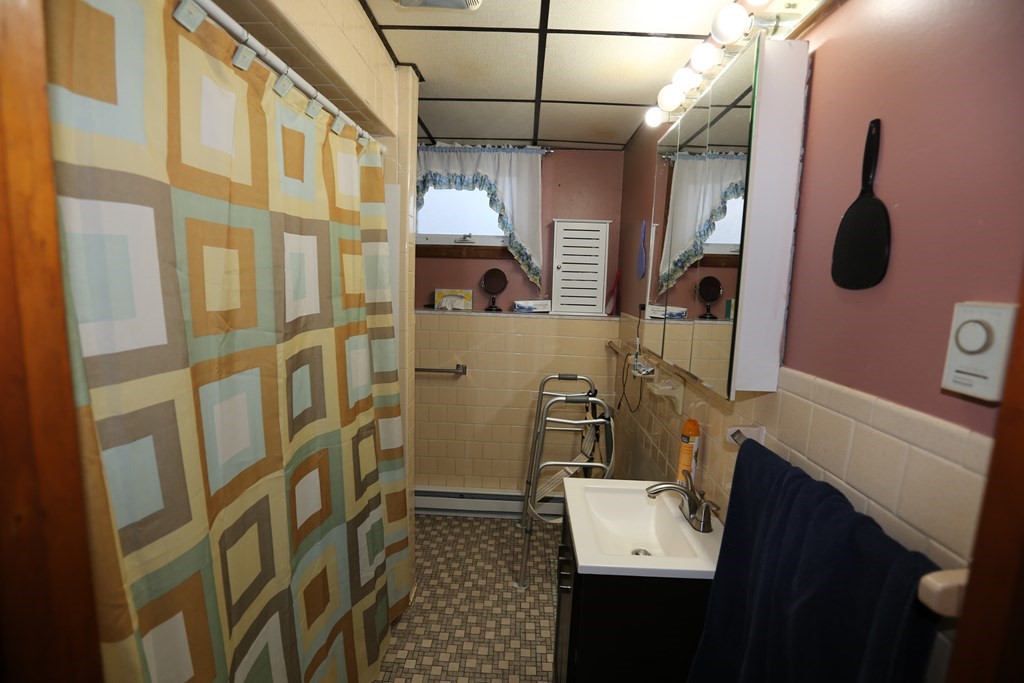 136 Oxford Street Fall River, MA 02721 - Photo 19 of 36 Gallery Image 19