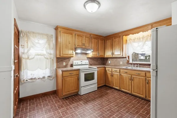 $295,000 | 2115 Northampton Street, Holyoke, MA 01040