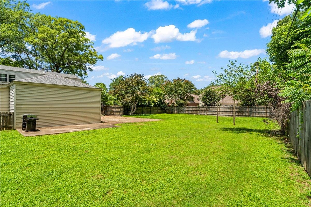 252 Barry Road Memphis, TN 38117 - Photo 35 of 39 So much yard-enjoy the space, expand the house or both!
