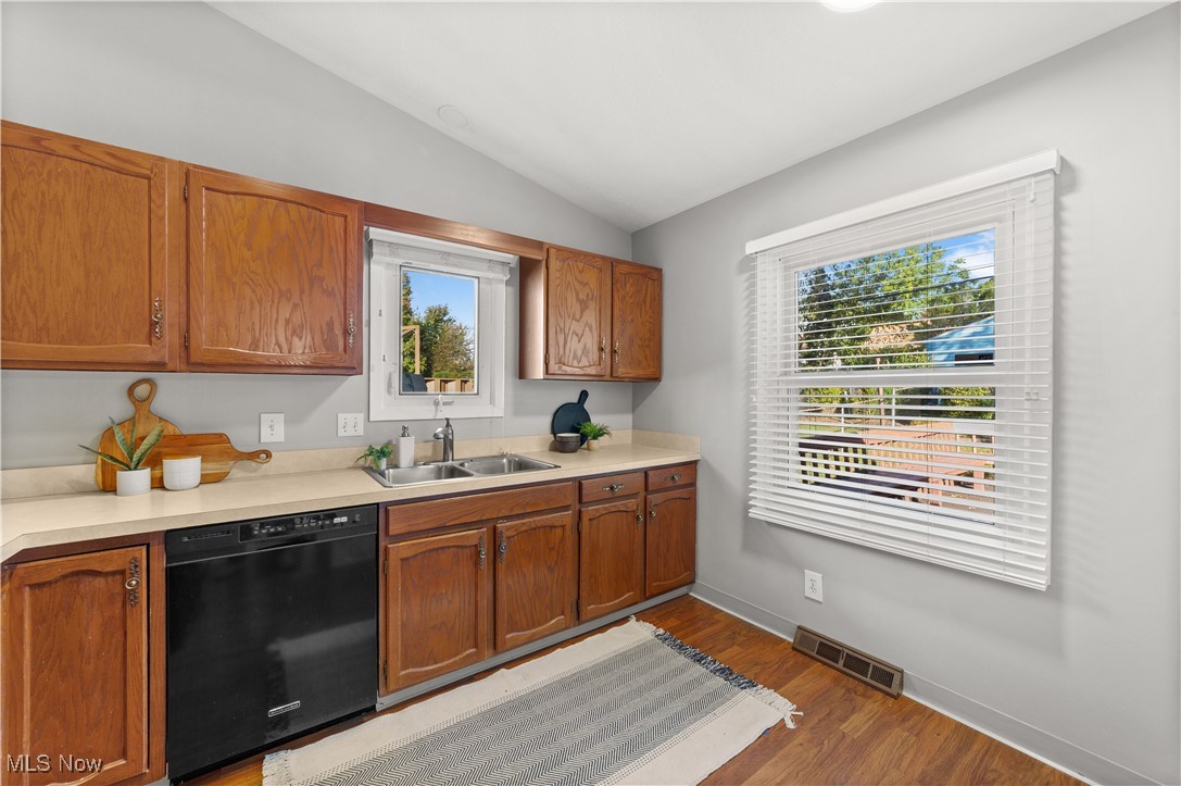 13835 Milo Road Cleveland, OH 44125 - Photo 14 of 33