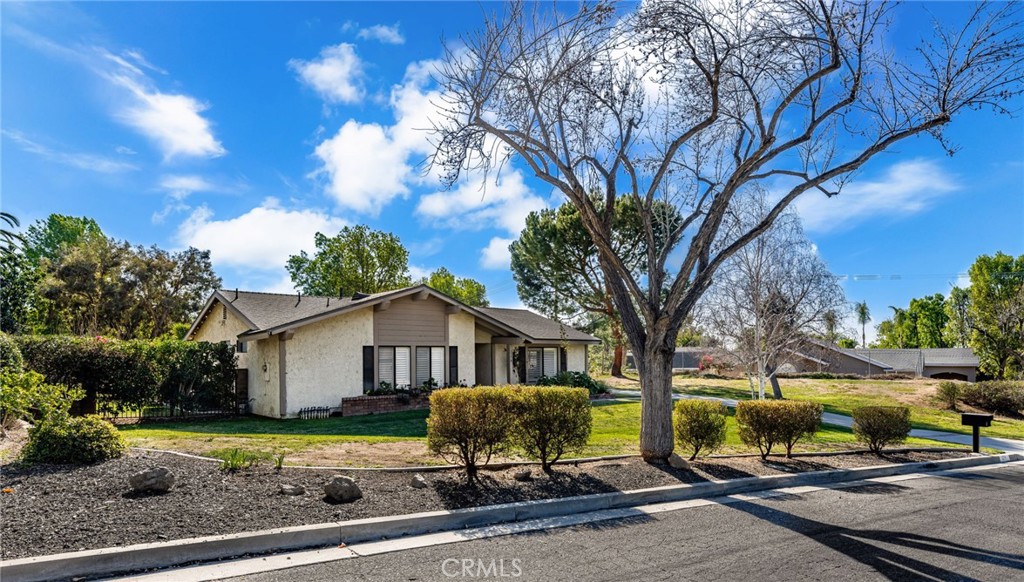 1274 Muirfield Road Riverside, CA 92506 - Photo 26 of 48 a view of a house with backyard