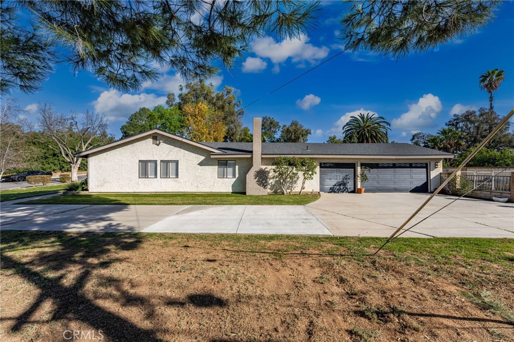 1274 Muirfield Road Riverside, CA 92506 - Photo 30 of 48 a view of house with outdoor space and tub