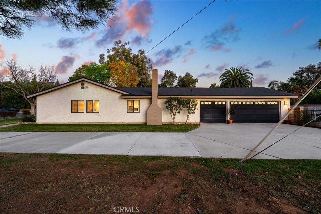 1274 Muirfield Road Riverside, CA 92506 - Photo 42 of 48 a view of outdoor space and yard