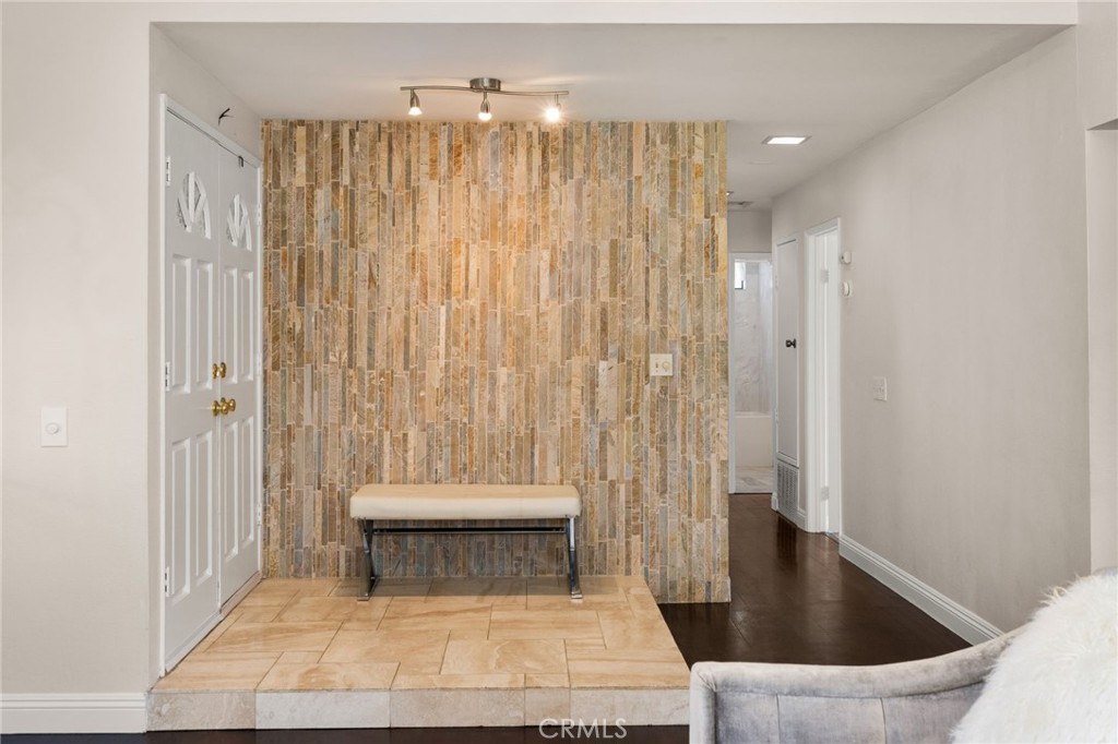 1274 Muirfield Road Riverside, CA 92506 - Photo 5 of 48 a view of bathroom with bathtub and shower