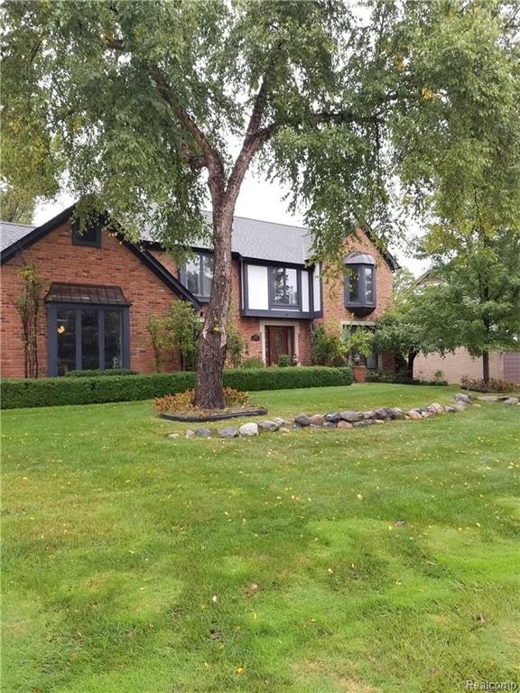 1699 Snowden Circle Rochester Hills, MI 48306 - Photo 2 of 31