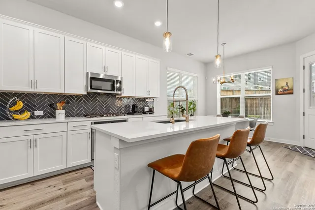 $385,000 | 5843 Whitby Road, Unit 33, San Antonio, TX 78240