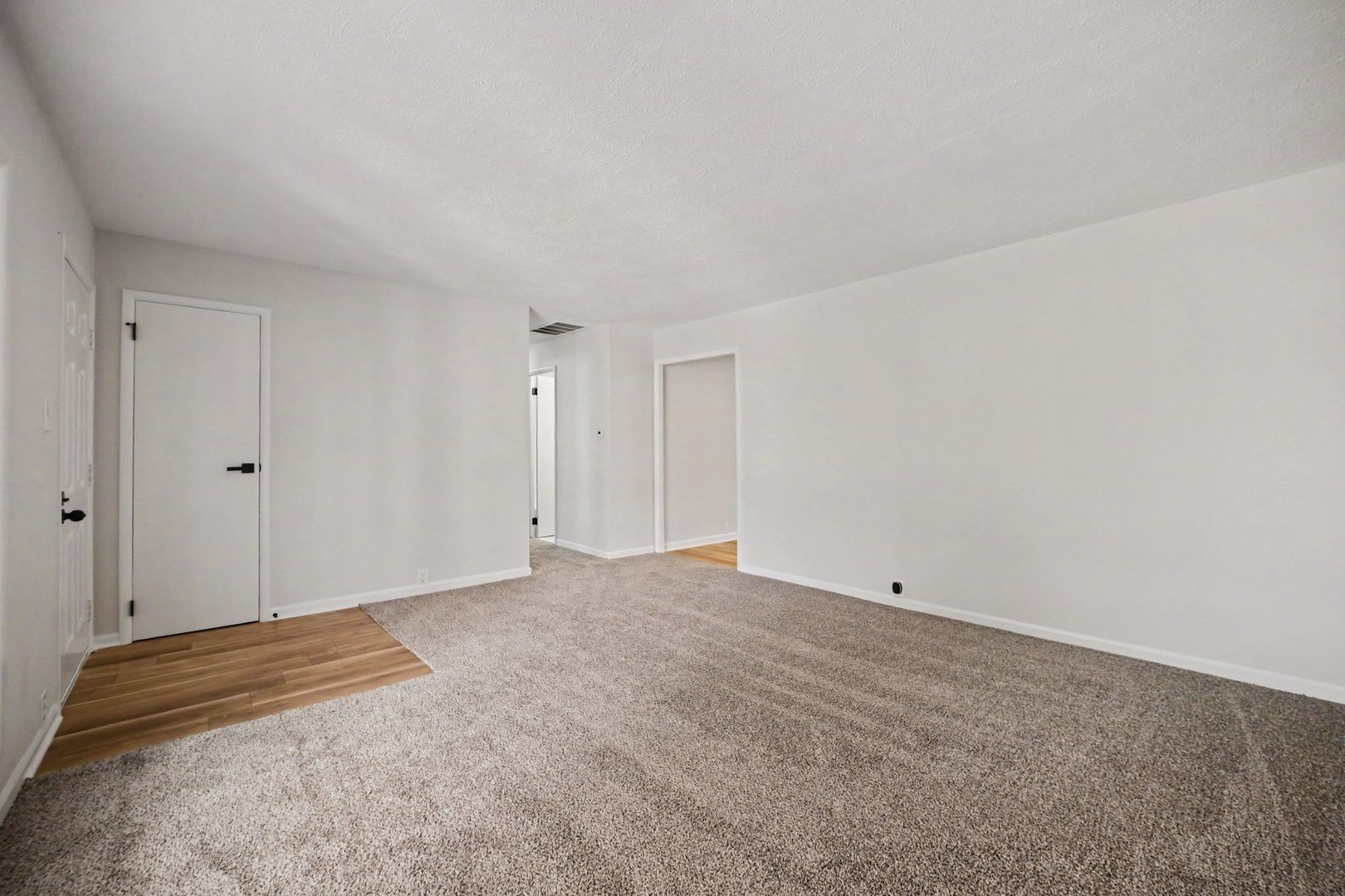 338 Hickory Avenue Romeoville, IL 60446 - Photo 3 of 14