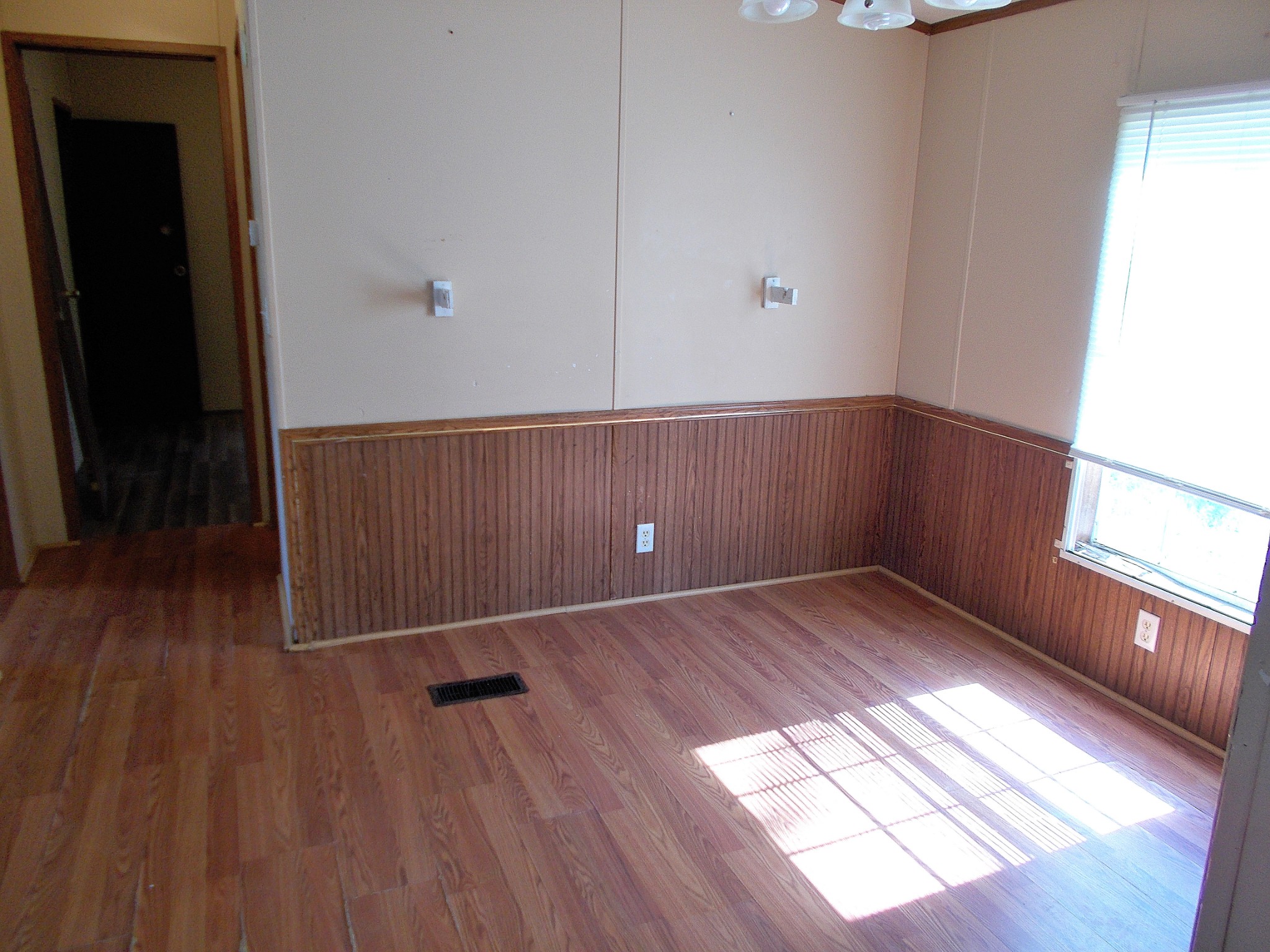5251 Morgan Creek Road Centerville, TN 37033 - Photo 11 of 31 a view of an empty room and wooden floor