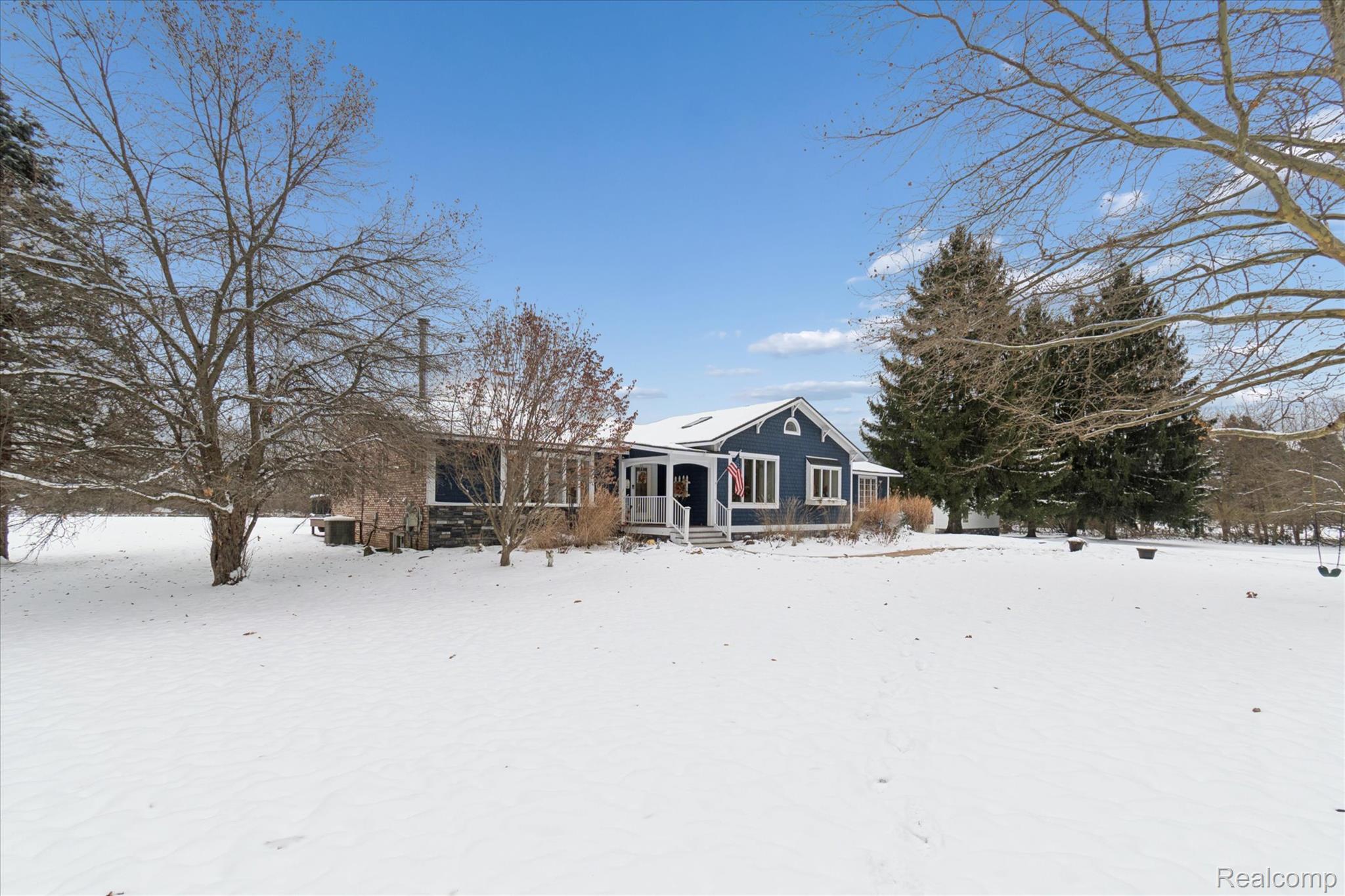 187 Darwin Road Pinckney, MI 48169 - Photo 8 of 71 Large front yard