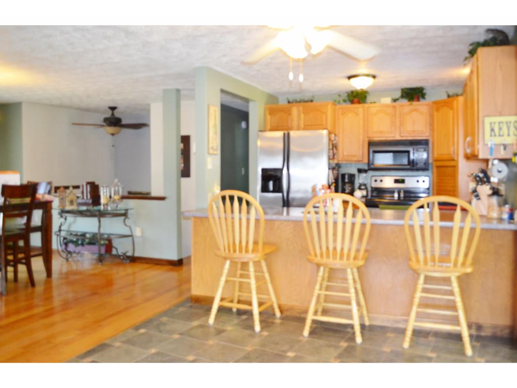 981 Mammoth Road Manchester, NH 03104 - Photo 2 of 29