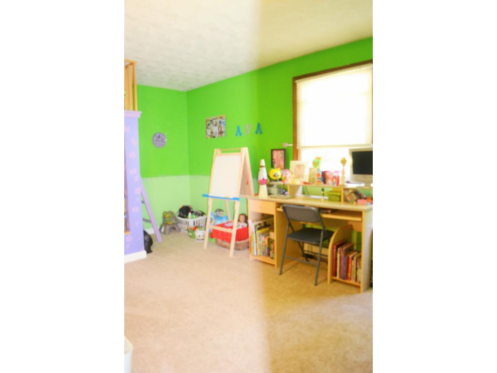 981 Mammoth Road Manchester, NH 03104 - Photo 14 of 29