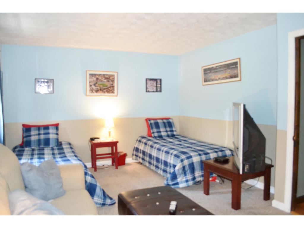 981 Mammoth Road Manchester, NH 03104 - Photo 15 of 29