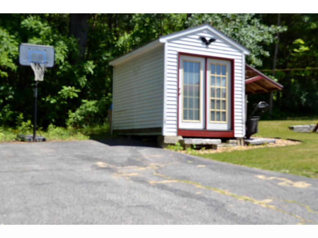 981 Mammoth Road Manchester, NH 03104 - Photo 27 of 29