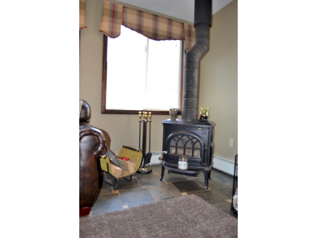 981 Mammoth Road Manchester, NH 03104 - Photo 6 of 29