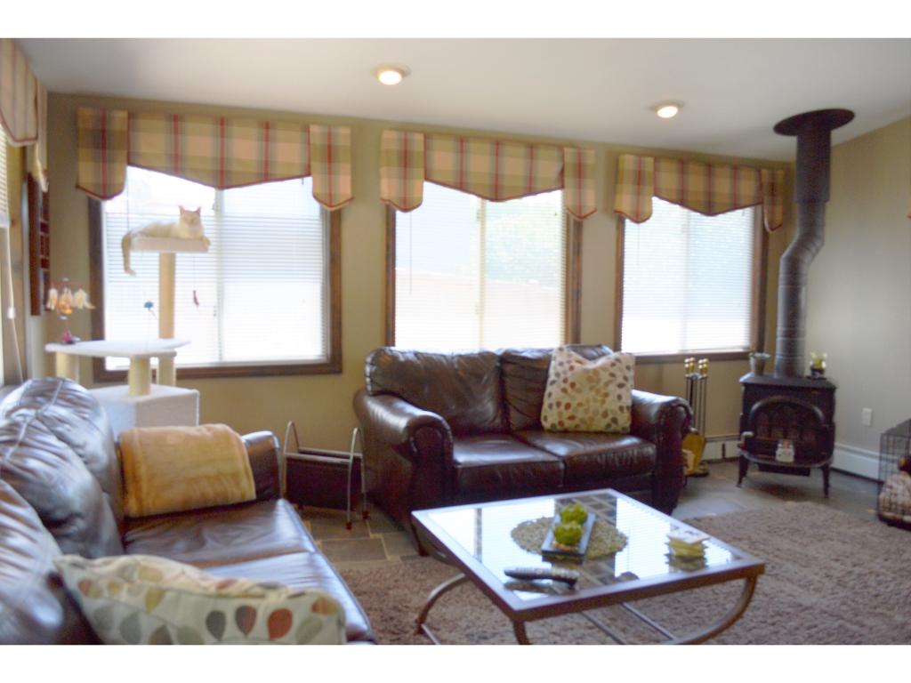 981 Mammoth Road Manchester, NH 03104 - Photo 7 of 29