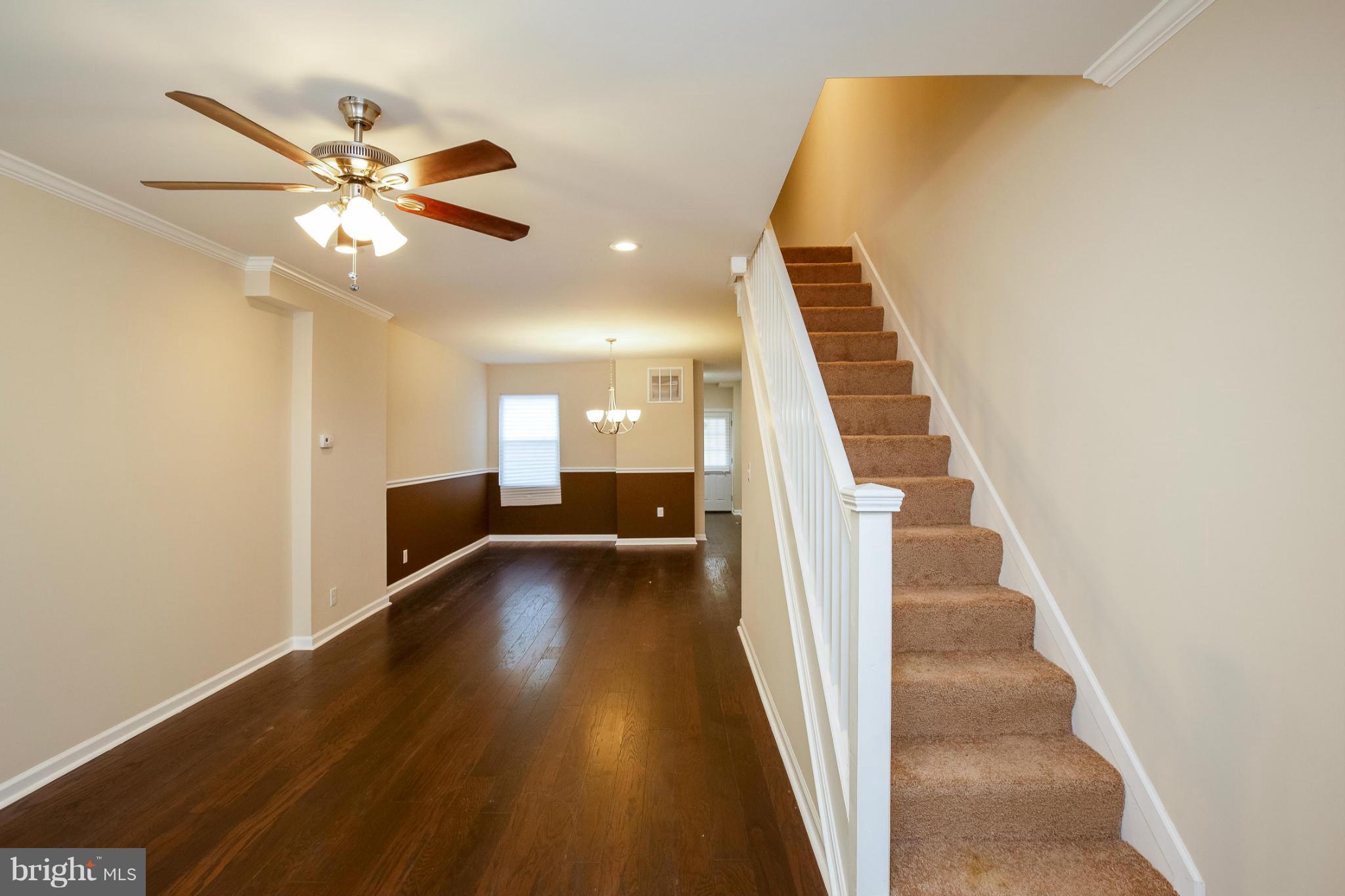 3810 Colborne Road Baltimore, MD 21229 - Photo 4 of 29 Living Room