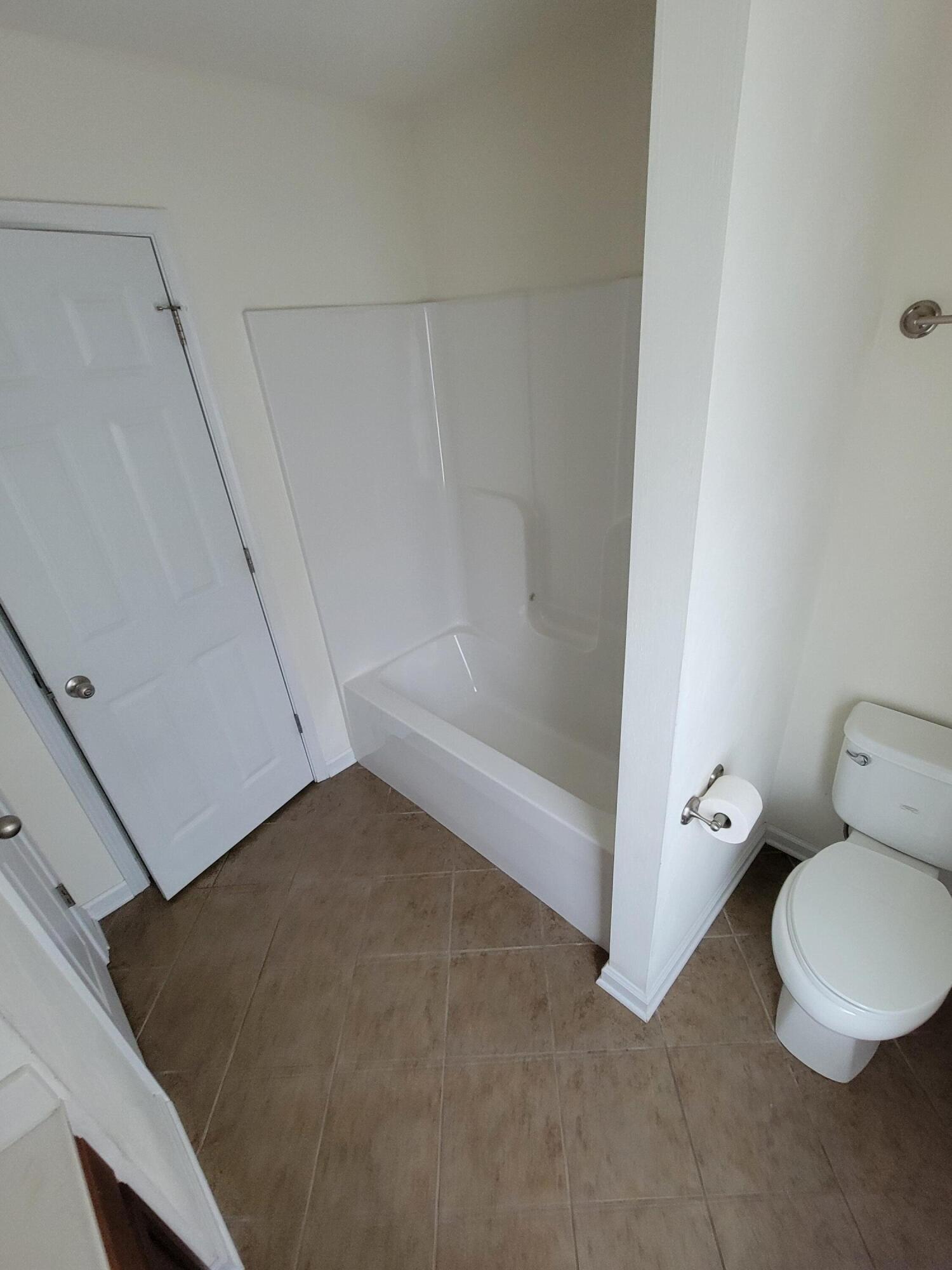 1122 Updike Road Roanoke, VA 24014 - Photo 2 of 14 a bathroom with a toilet and a sink
