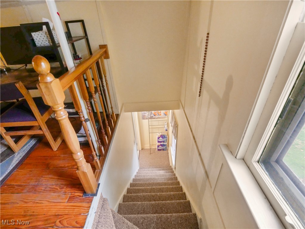 51 Overhill Road Youngstown, OH 44512 - Photo 26 of 34 Stairway with carpet floors