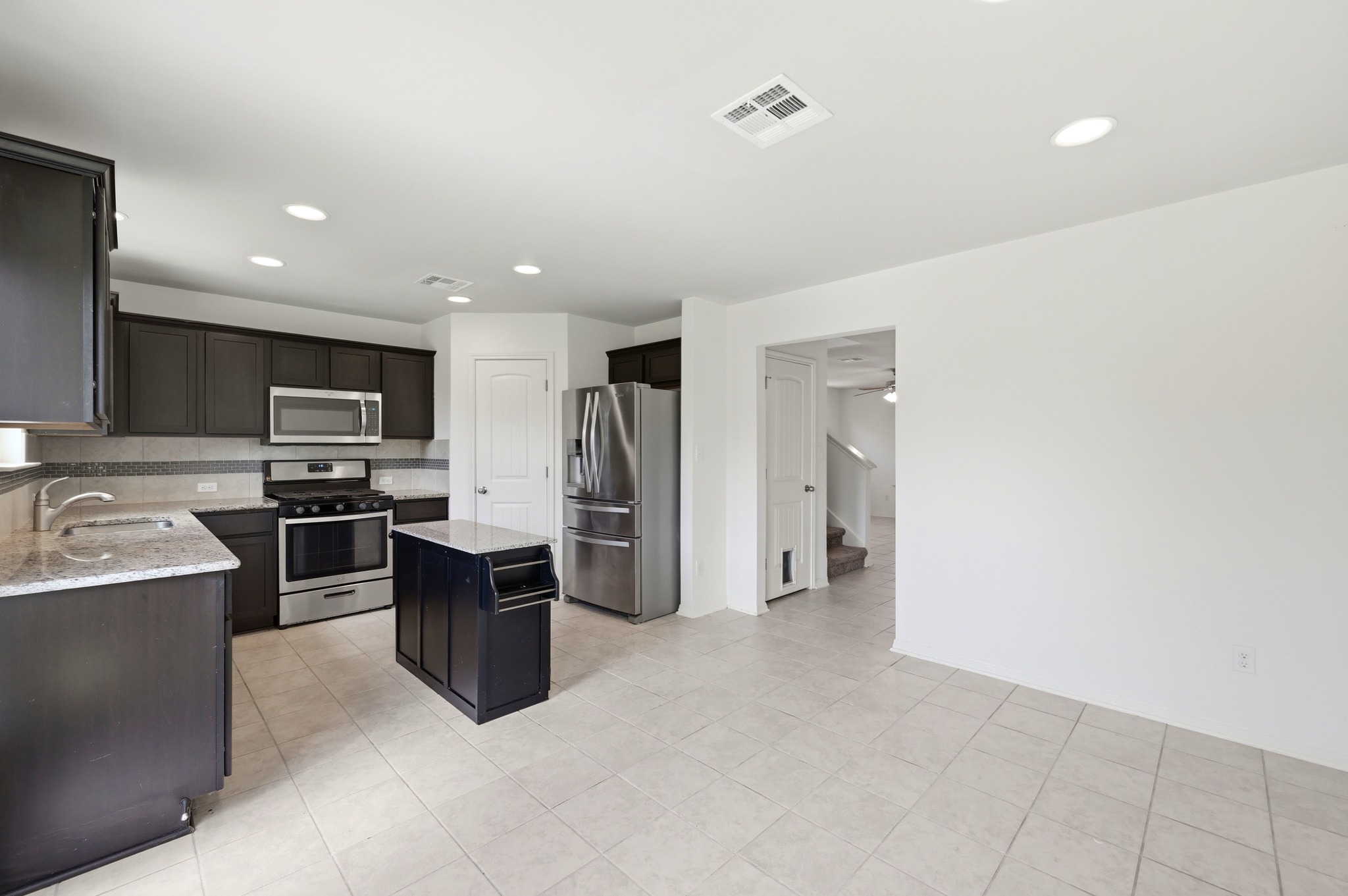 714 Stampede Road San Marcos, TX 78666 - Photo 5 of 24