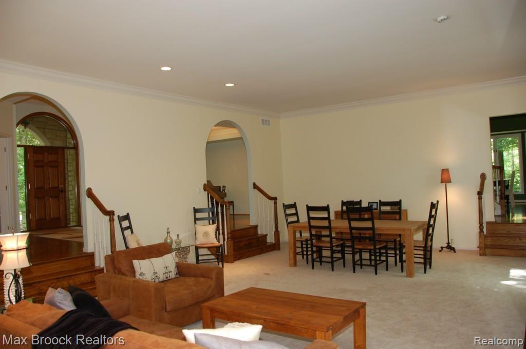 4745 Gallagher Road Rochester, MI 48306 - Photo 6 of 38 Great Room