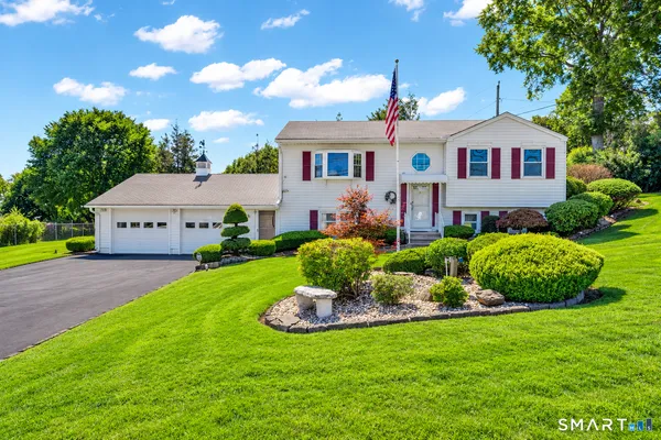 $525,000 | 153 Cook Hill Road, Wallingford, CT 06492