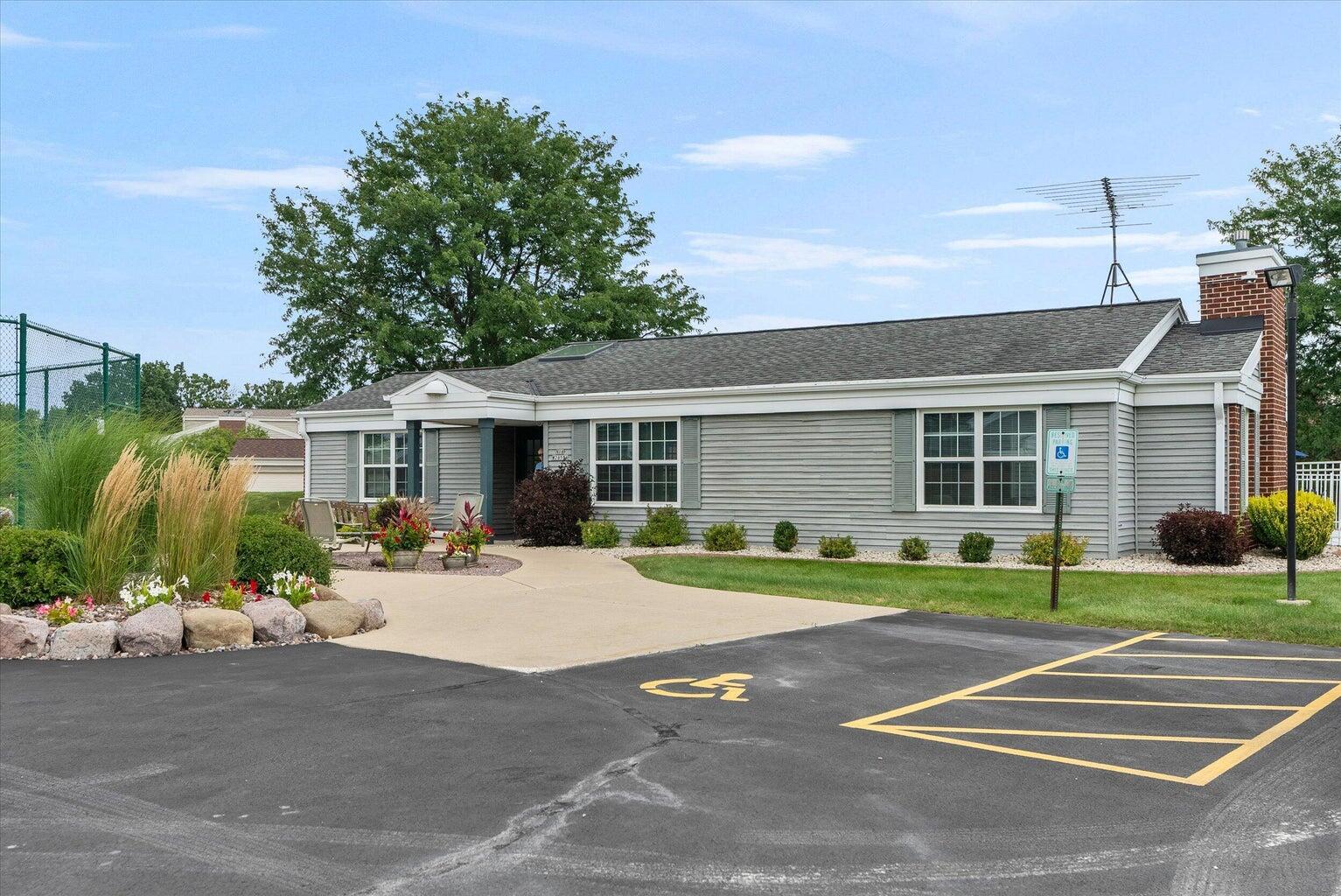 N16-w26593 Tall Reeds Lane, Unit H Pewaukee, WI 53072 - Photo 26 of 35 Clubhouse