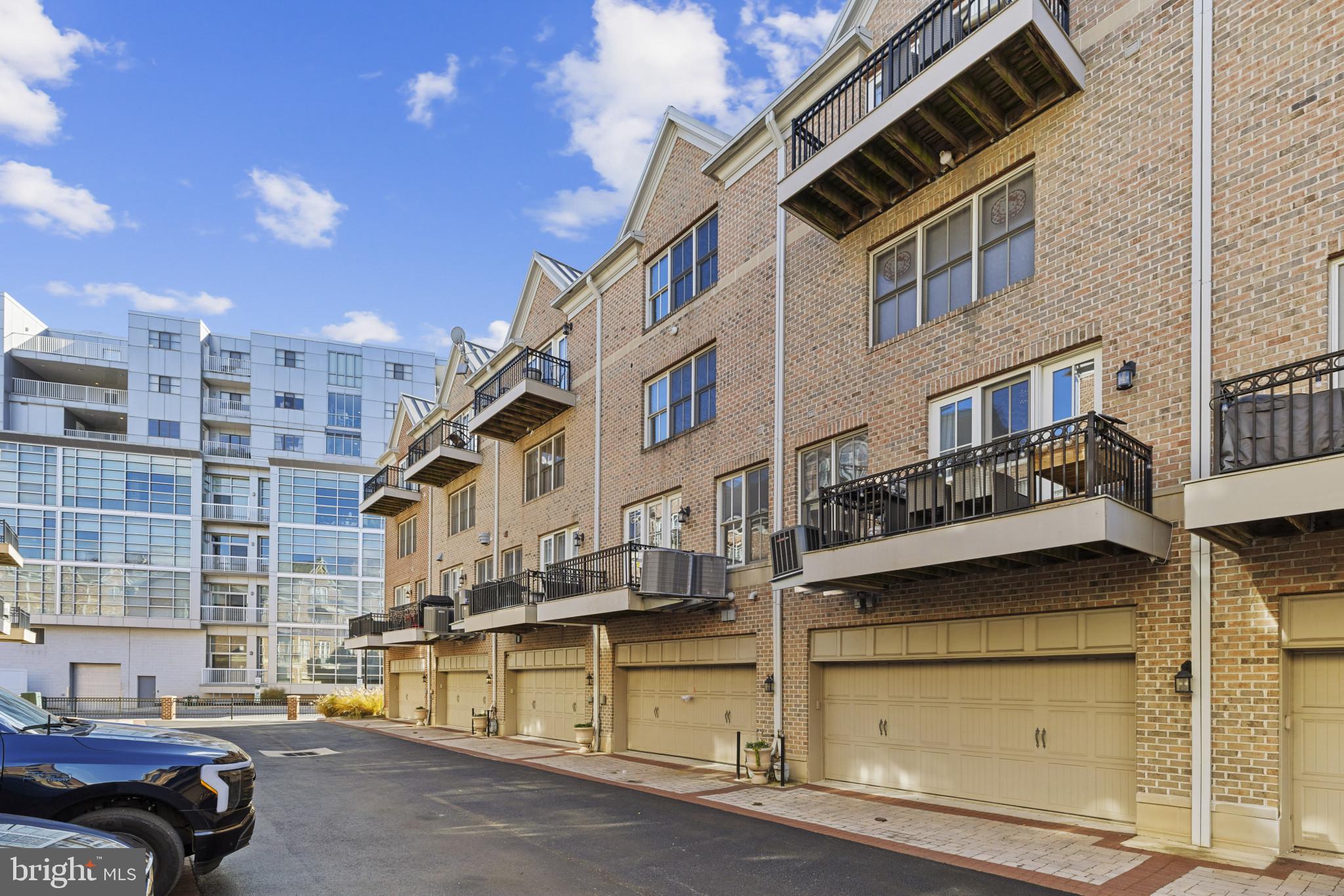 1256 Dockside Circle Baltimore, MD 21224 - Photo 41 of 41 a view of a building with a street