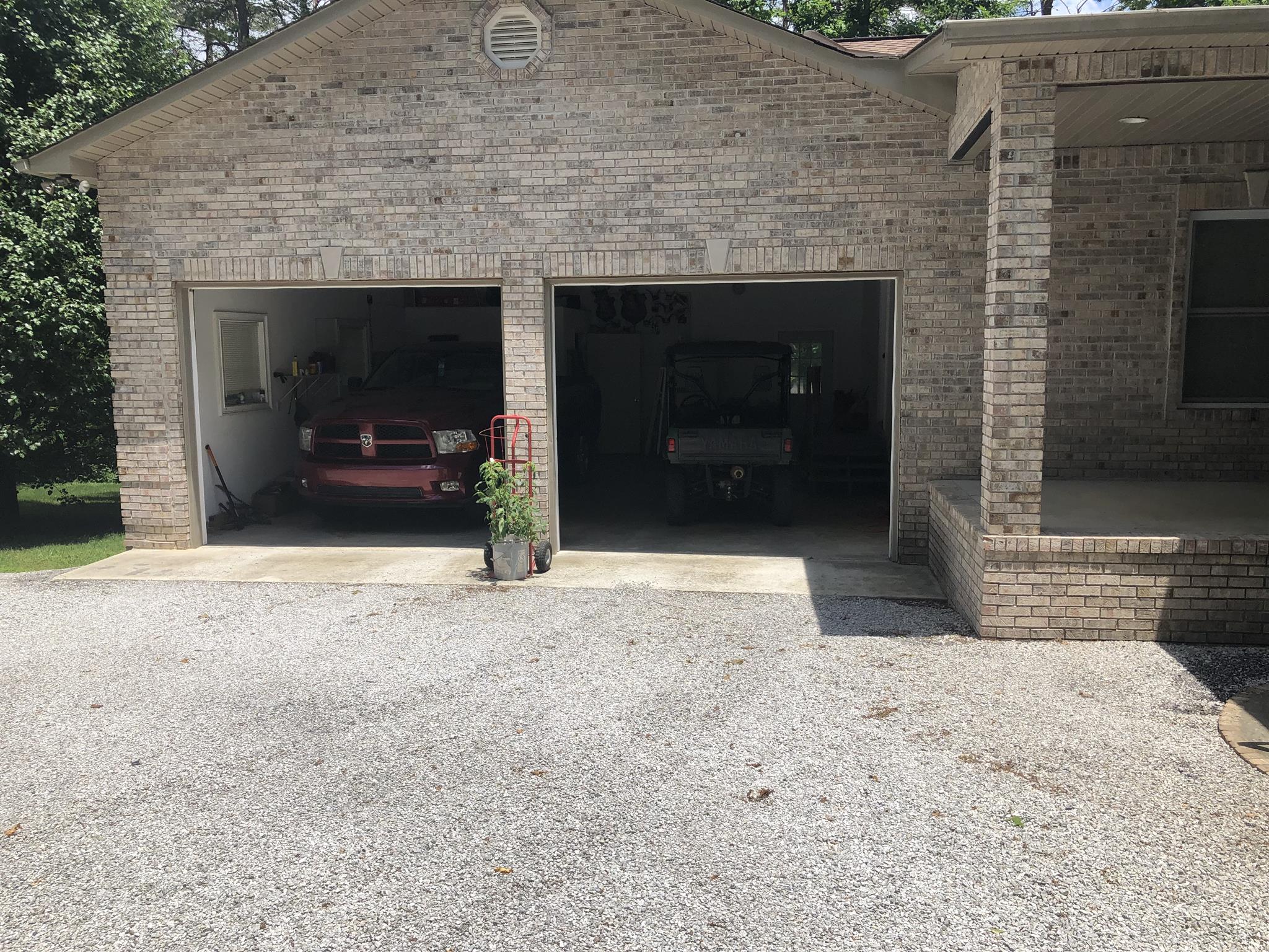 374 Eagle Lake Road Coalmont, TN 37313 - Photo 8 of 28 a view of a car garage