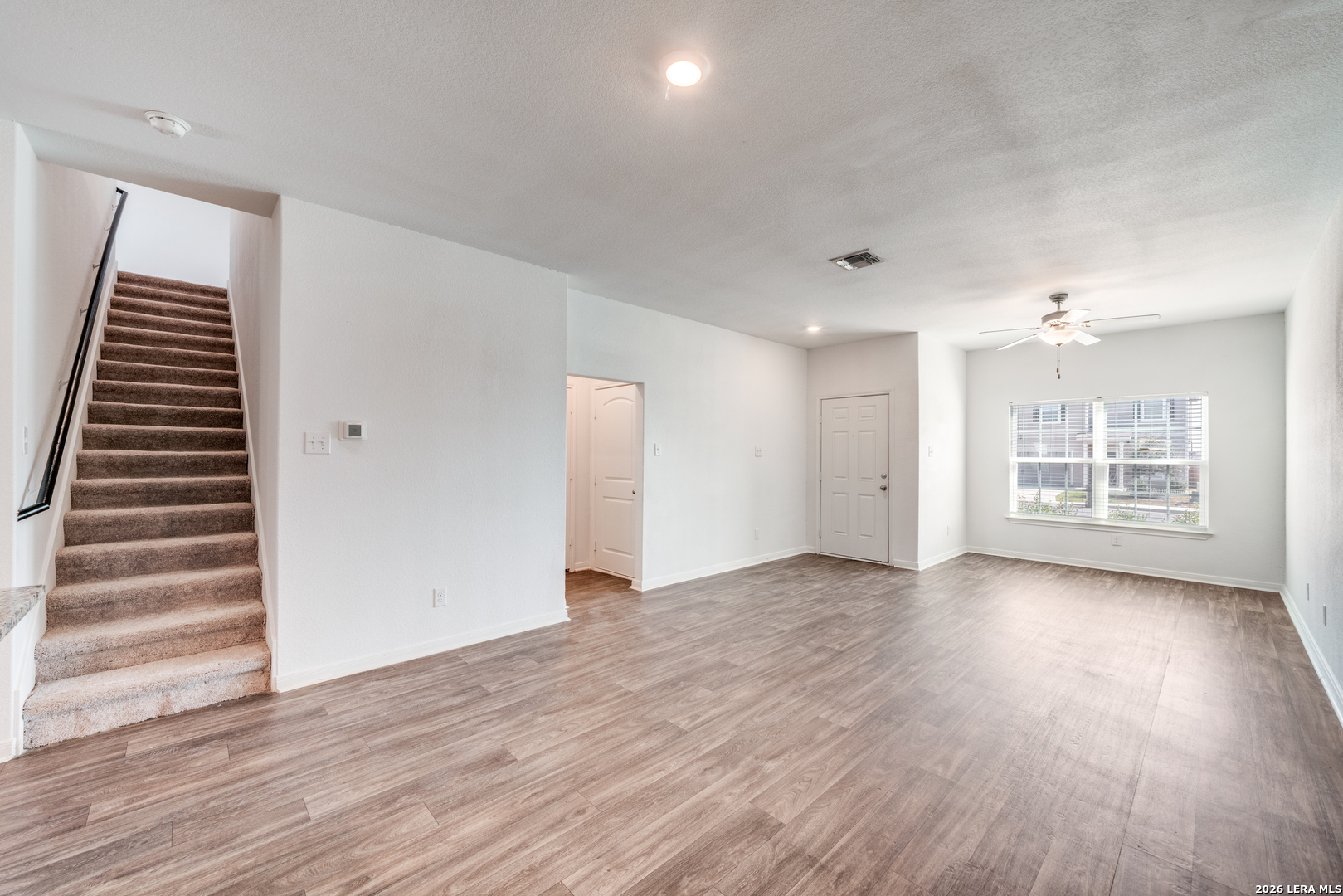 3003 Citron Garden Converse, TX 78109 - Photo 4 of 37