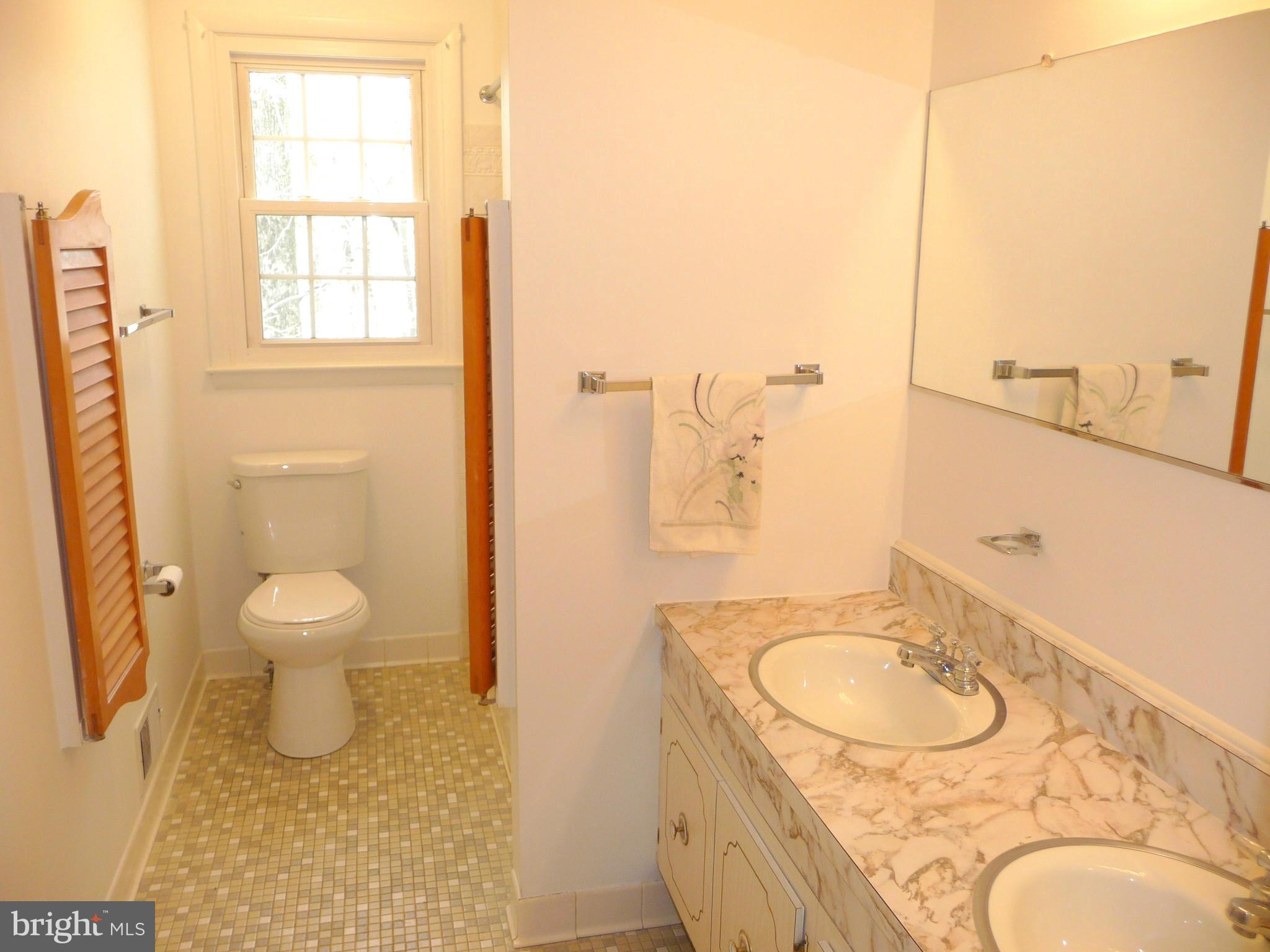 1107 High Country Road Towson, MD 21286 - Photo 16 of 29 Bath