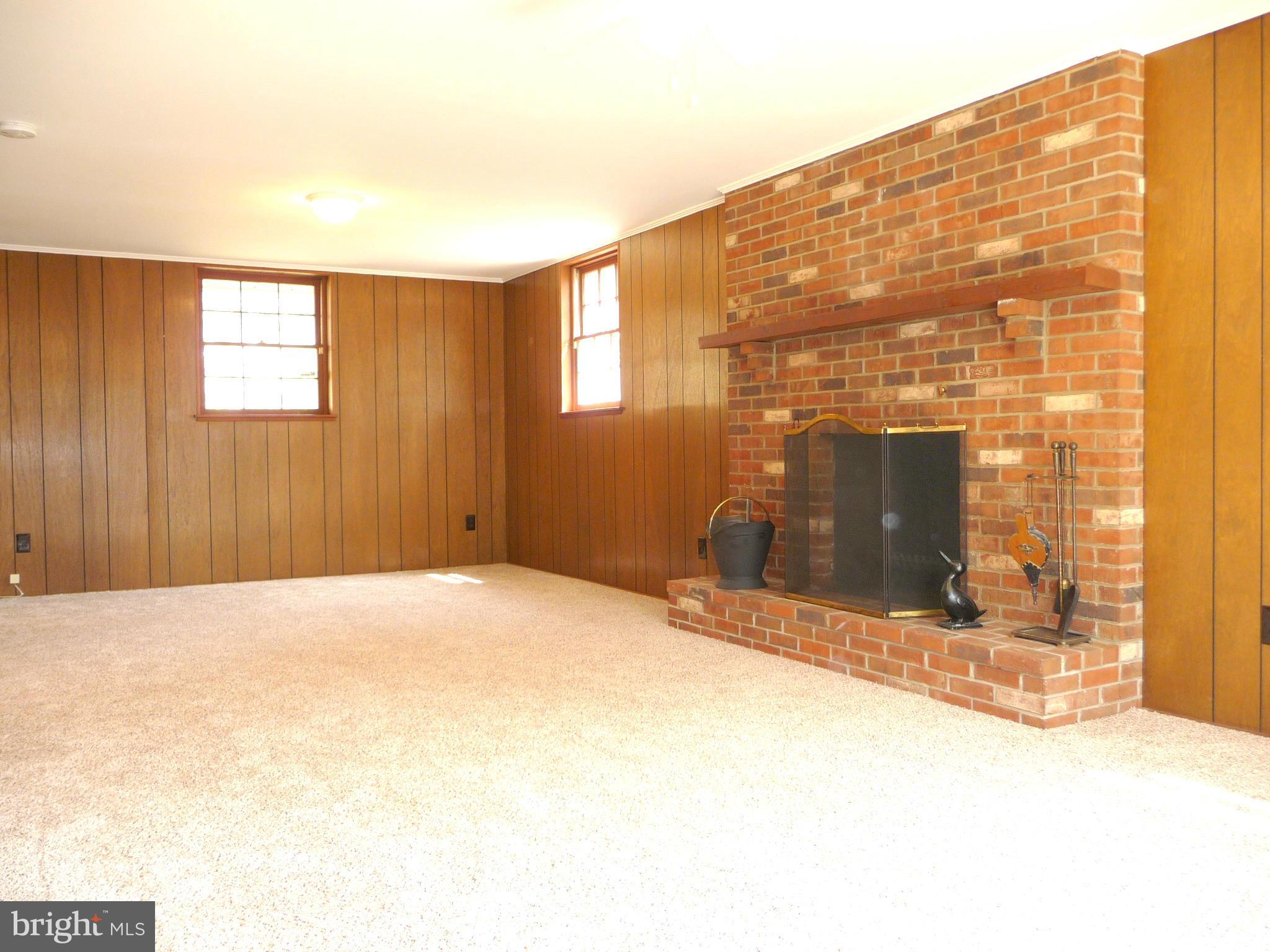 1107 High Country Road Towson, MD 21286 - Photo 9 of 29 Family Room