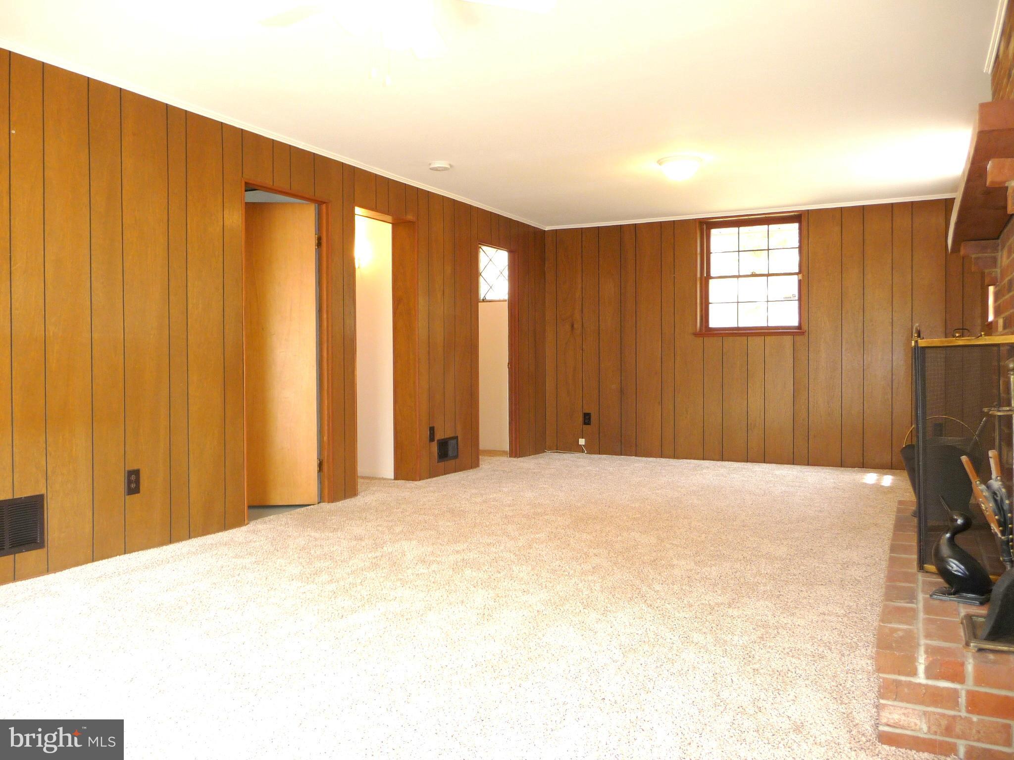 1107 High Country Road Towson, MD 21286 - Photo 10 of 29 Family Room