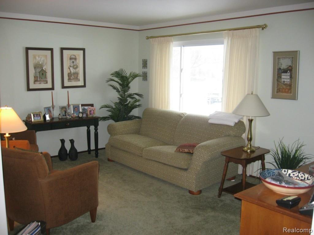 10825 Beech Daly Road Taylor, MI 48180 - Photo 3 of 24 Living room