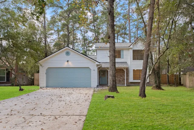 a front view of house with yard